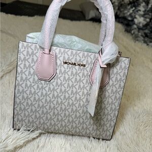 Michael Kors bag in Pink and white